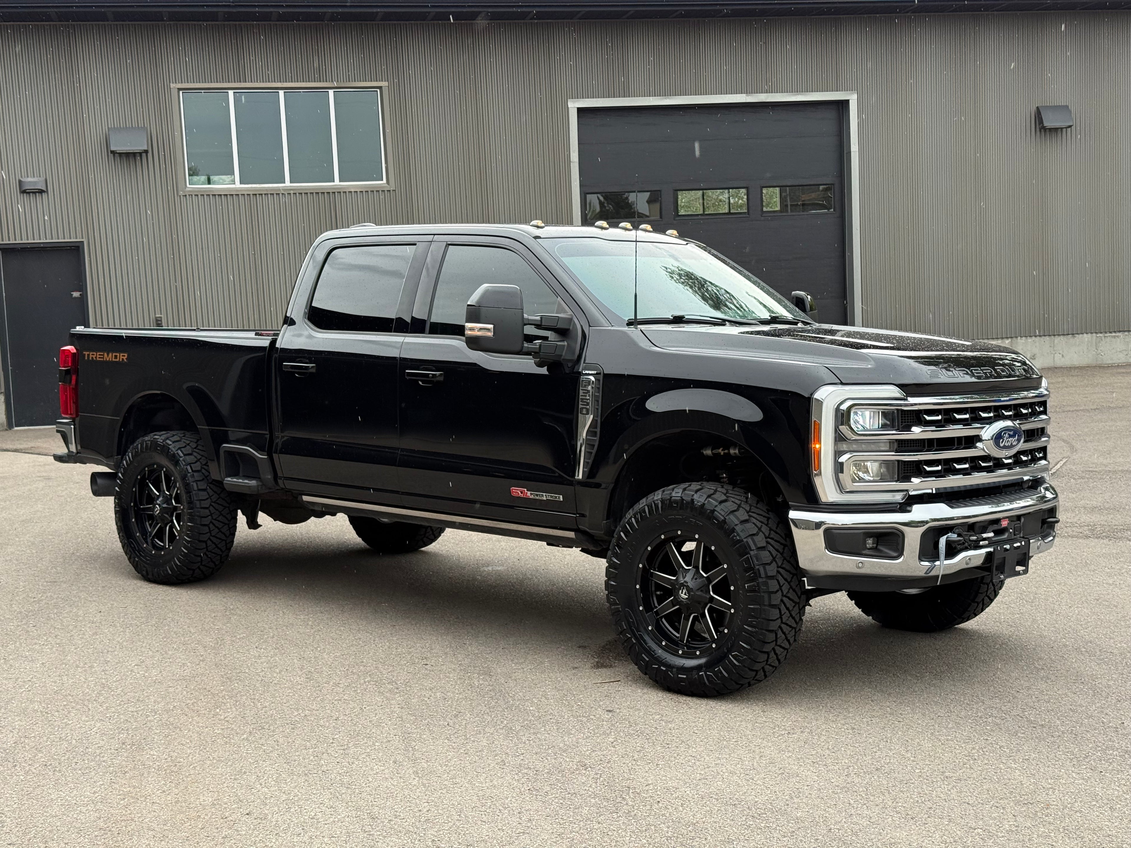 2023 Ford F-350 Super Duty Lariat Ultimate Tremor