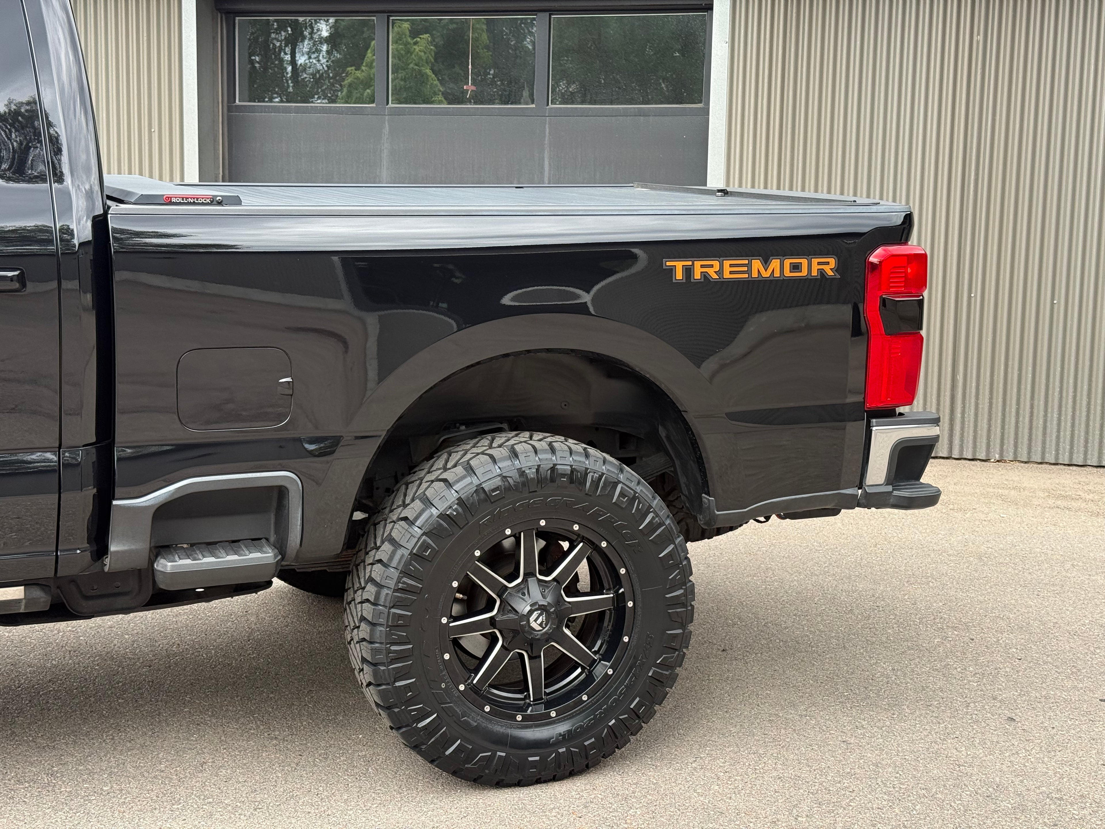 2023 Ford F-350 Super Duty Lariat Ultimate Tremor