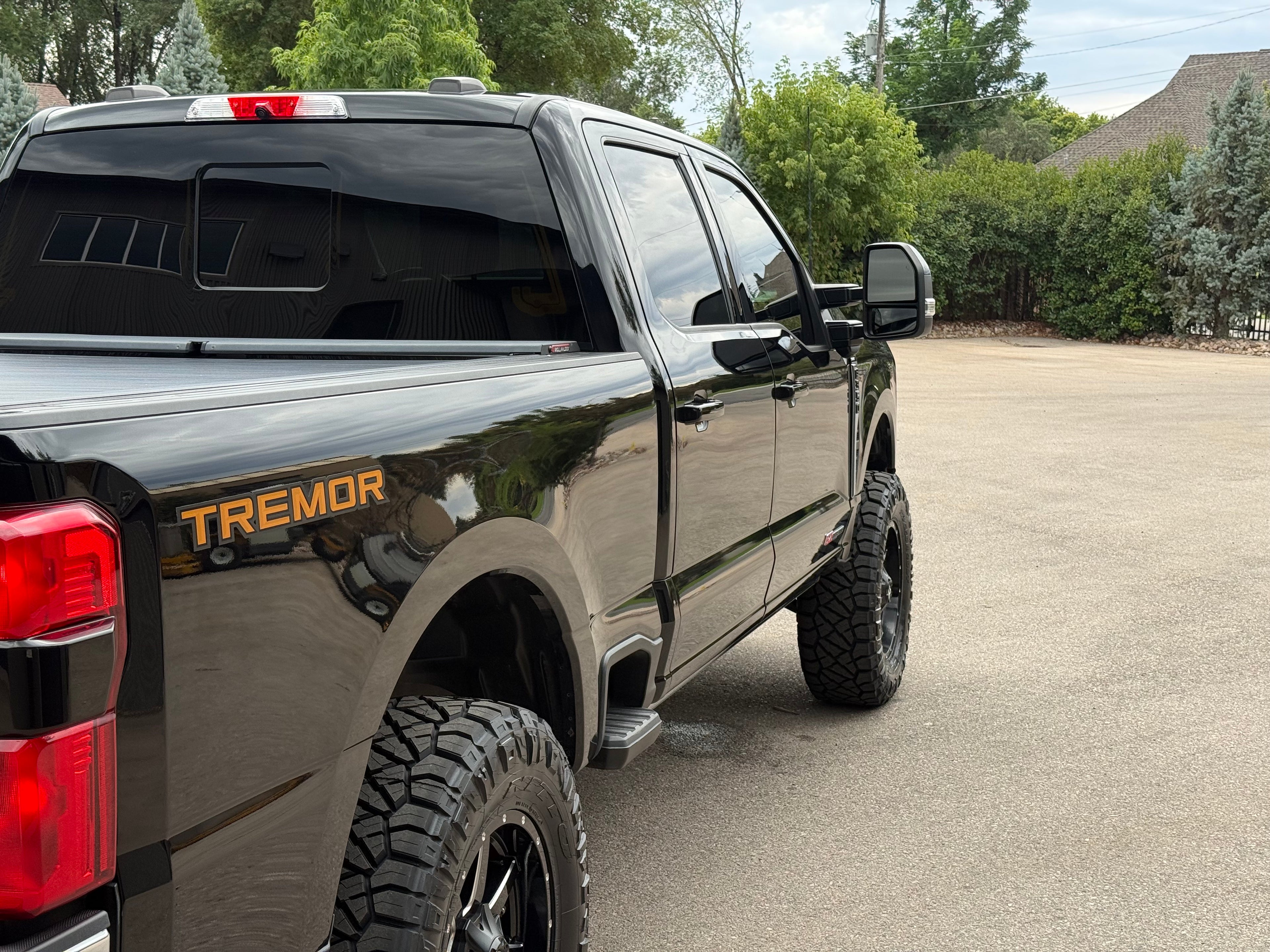2023 Ford F-350 Super Duty Lariat Ultimate Tremor
